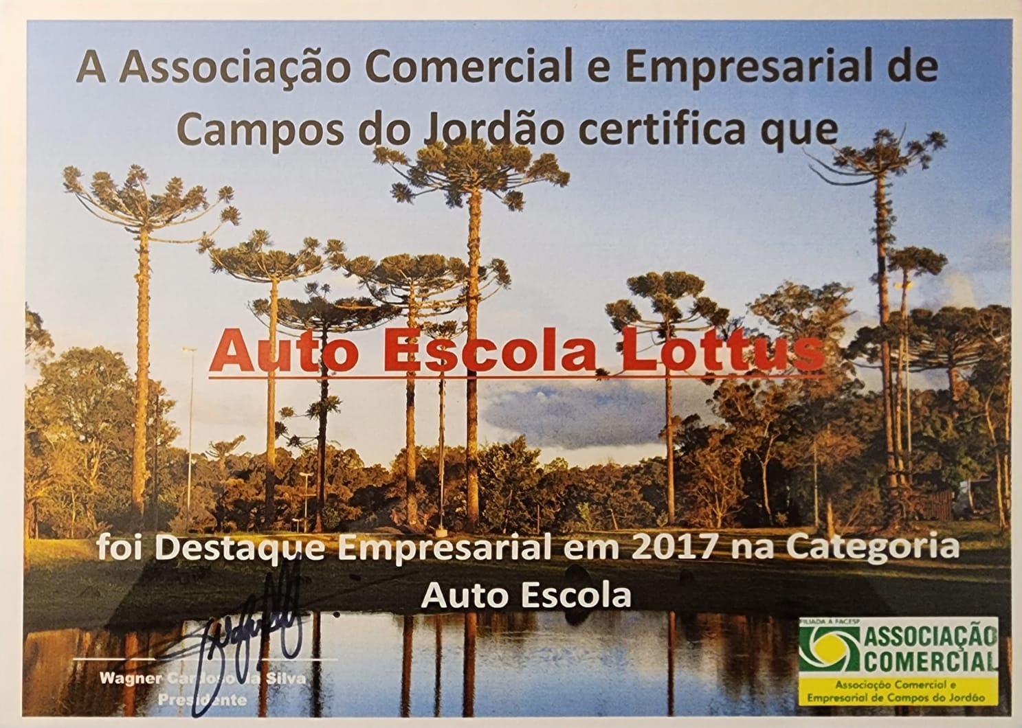 Destaque empresarial em 2017 na categoria auto escola